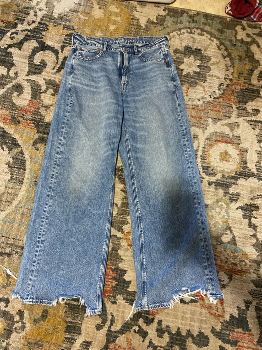 AE 12 R Super High-Rise Baggy Wide Leg Distressed Jeans